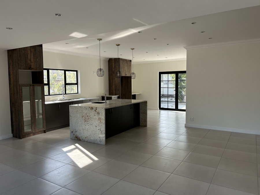 To Let 4 Bedroom Property for Rent in Bothasig Western Cape